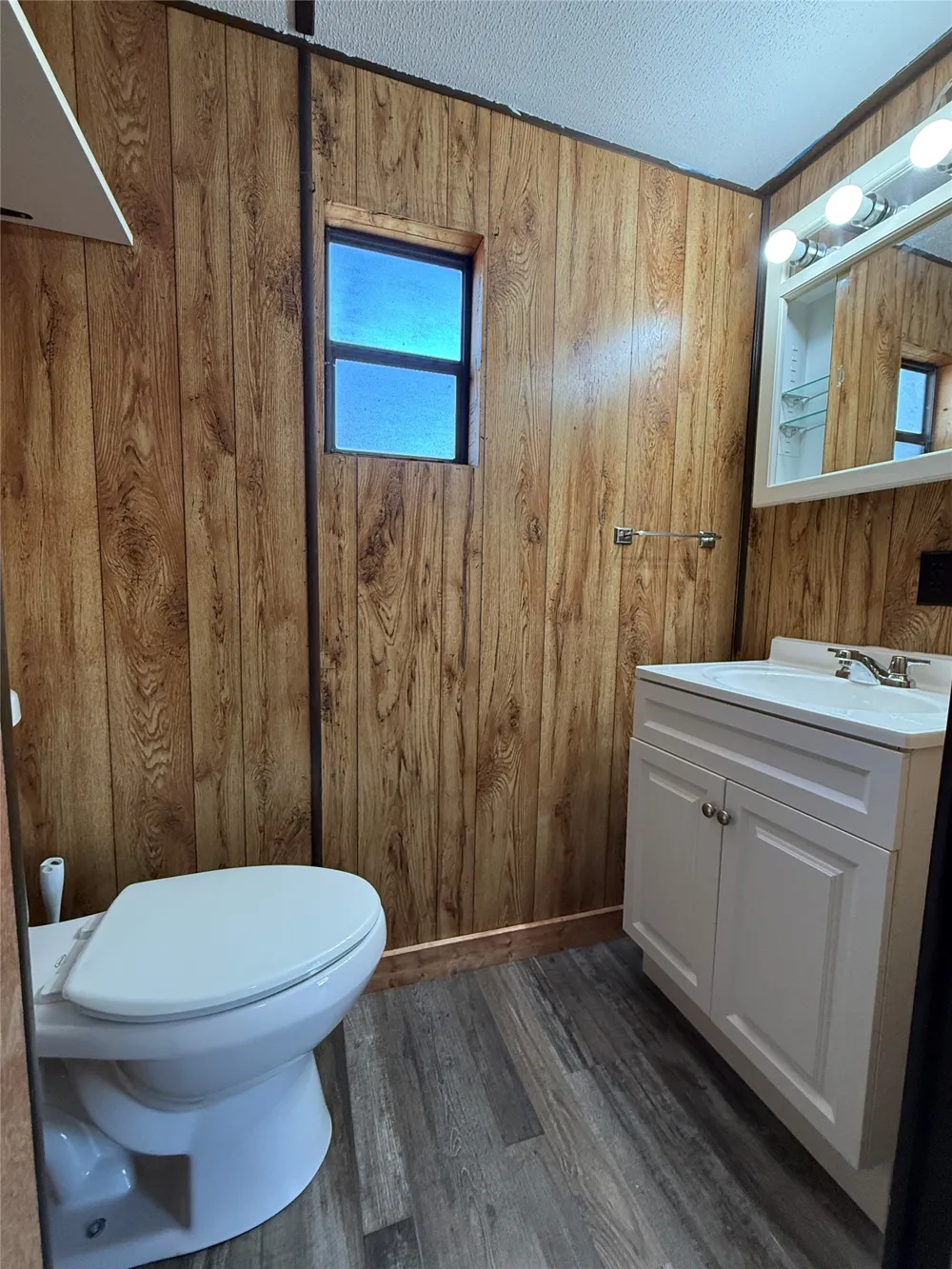 3807 Lands End Court Granbury, TX 76048