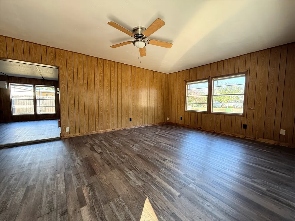 3807 Lands End Court Granbury, TX 76048