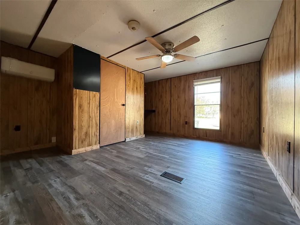 3807 Lands End Court Granbury, TX 76048