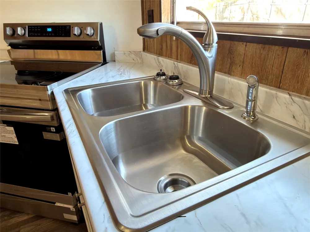 3807 Lands End Court Granbury, TX 76048
