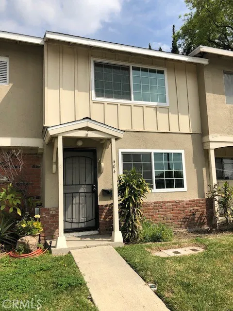 404 Cerritos