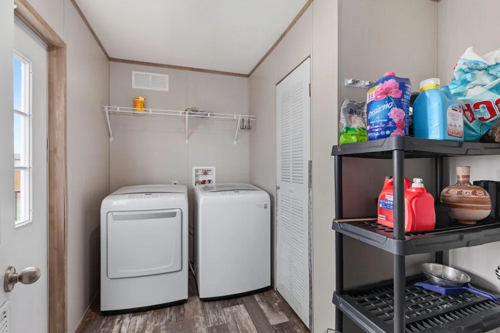 122 Kelp Gull Drive Del Valle, TX 78617