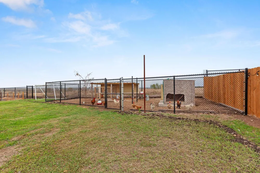 122 Kelp Gull Drive Del Valle, TX 78617
