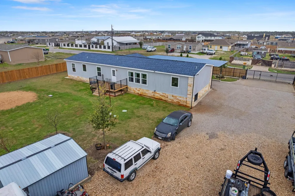 122 Kelp Gull Drive Del Valle, TX 78617