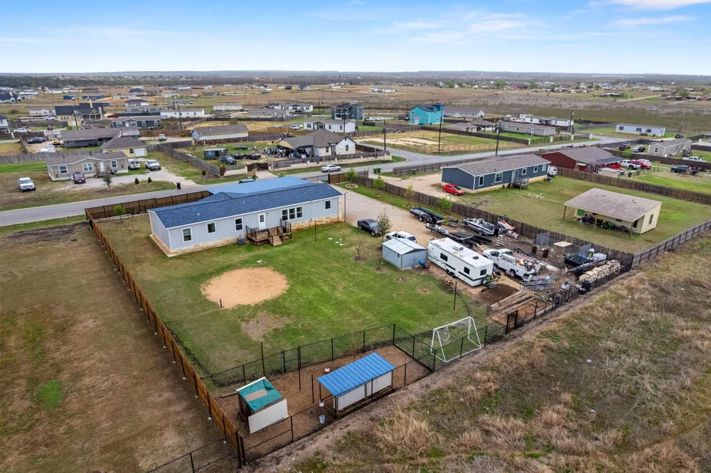 122 Kelp Gull Drive Del Valle, TX 78617