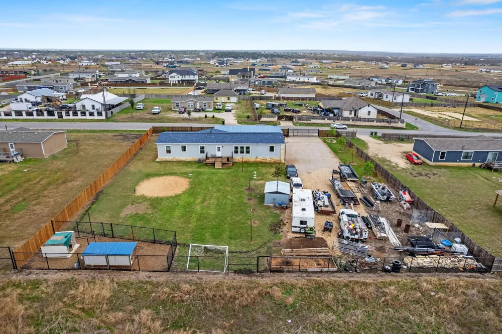 122 Kelp Gull Drive Del Valle, TX 78617