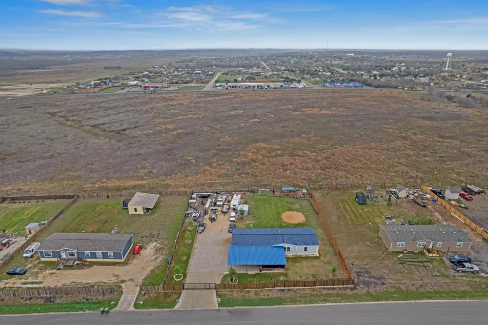 122 Kelp Gull Drive Del Valle, TX 78617
