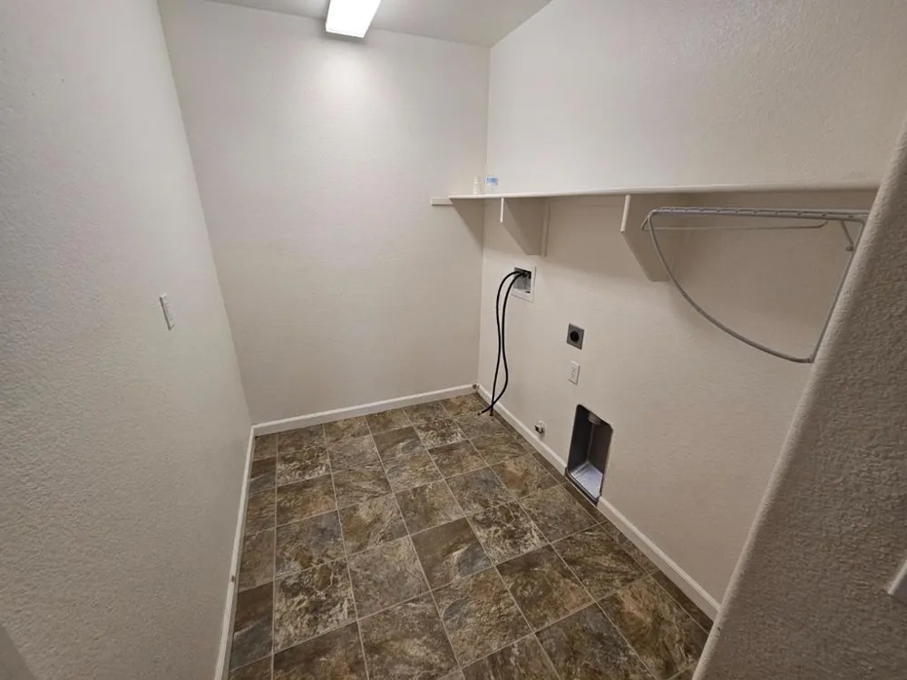 13721 Santa Lucia Drive Gustine, CA 95322