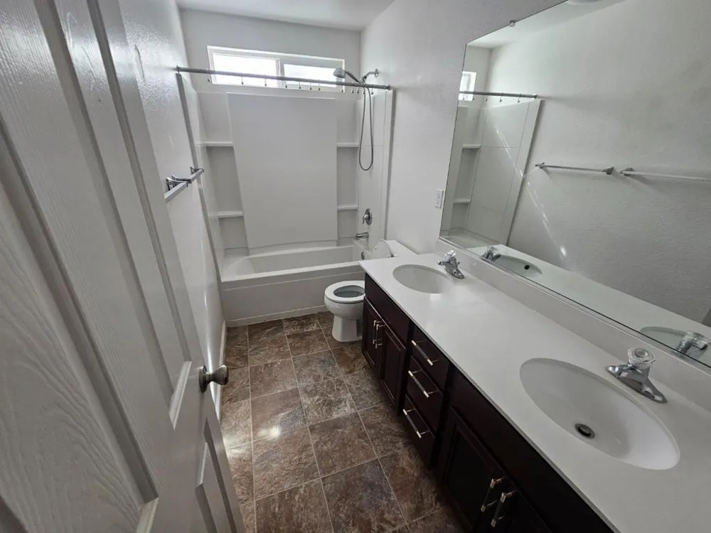 13721 Santa Lucia Drive Gustine, CA 95322
