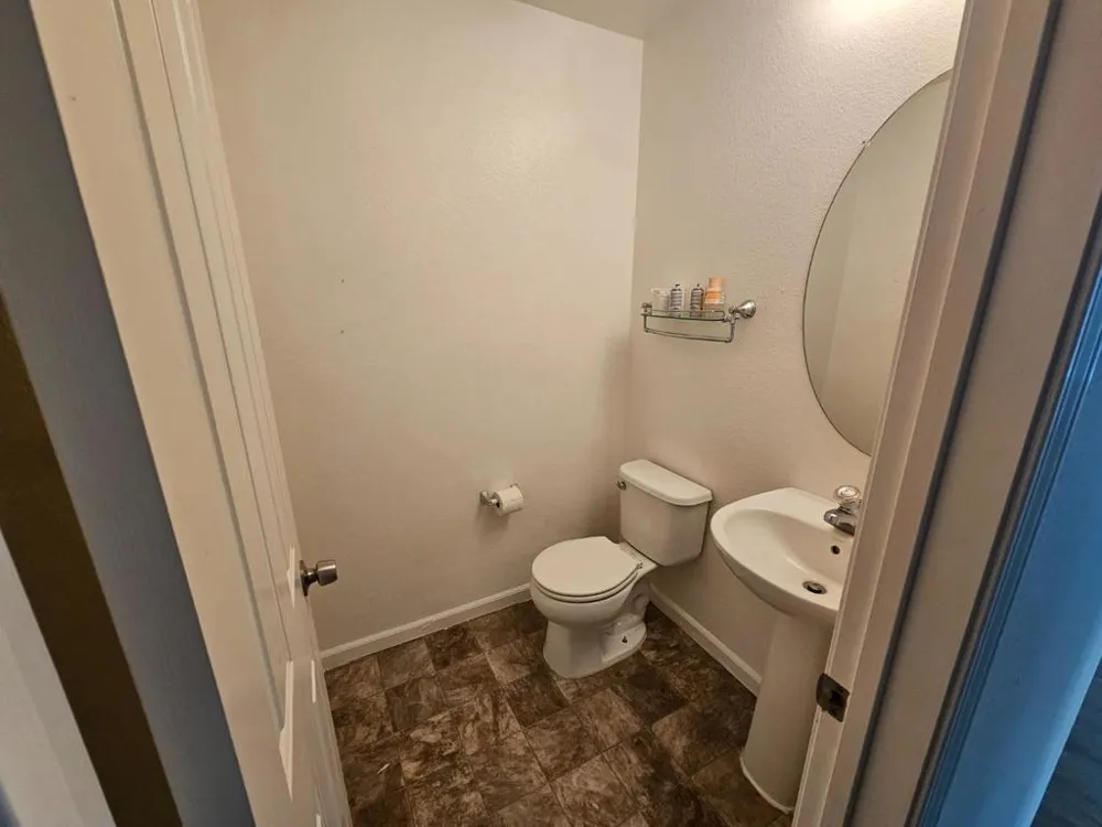 13721 Santa Lucia Drive Gustine, CA 95322