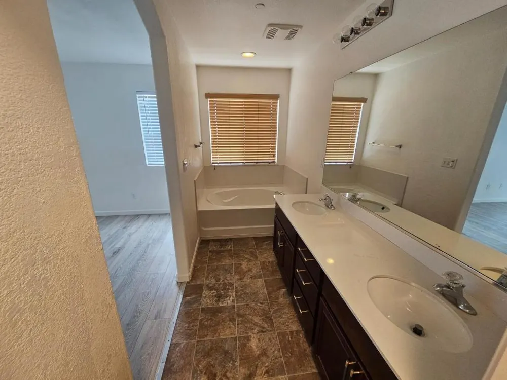 13721 Santa Lucia Drive Gustine, CA 95322