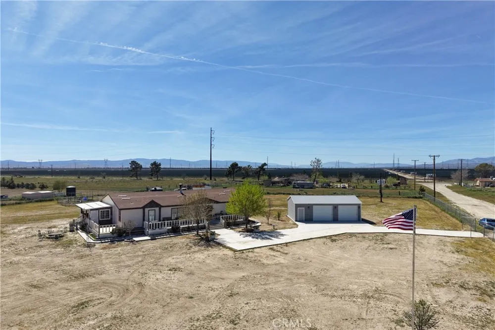9890 Sue Ave Rosamond, CA 93560