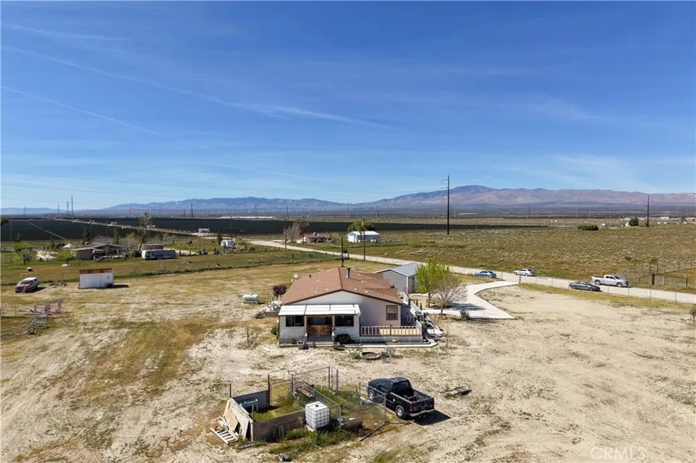 9890 Sue Ave Rosamond, CA 93560