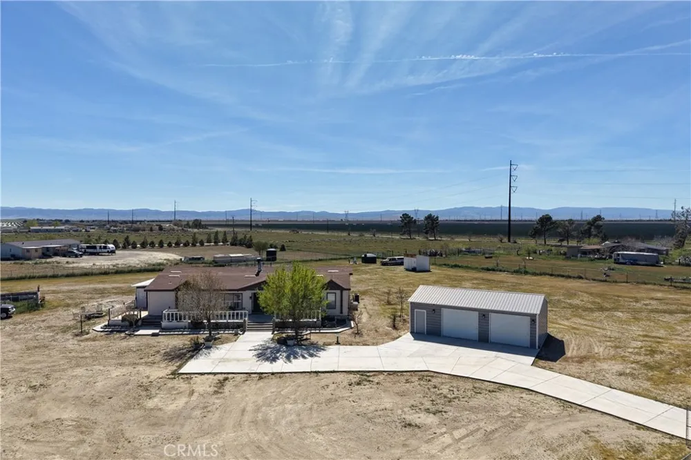 9890 Sue Ave Rosamond, CA 93560