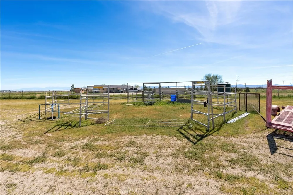 9890 Sue Ave Rosamond, CA 93560