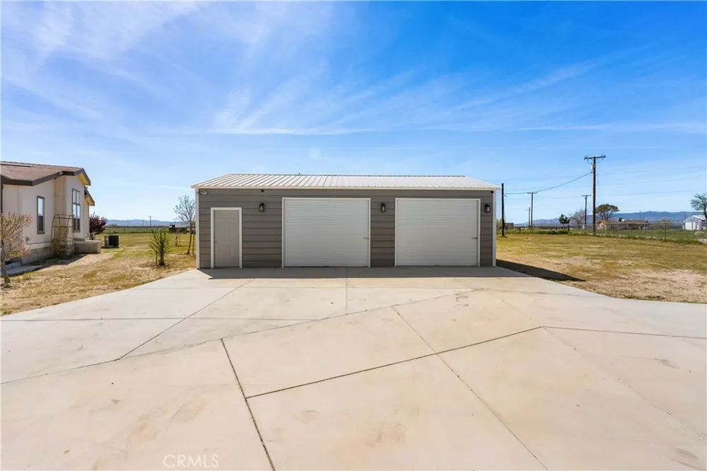 9890 Sue Ave Rosamond, CA 93560