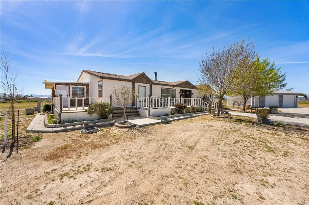 9890 Sue Ave Rosamond, CA 93560