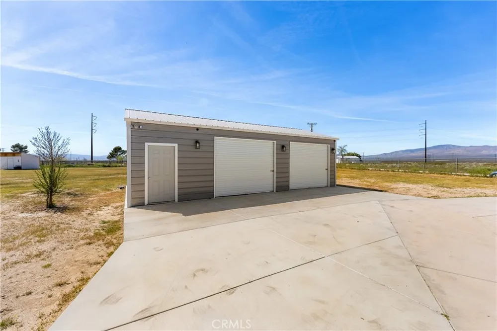 9890 Sue Ave Rosamond, CA 93560