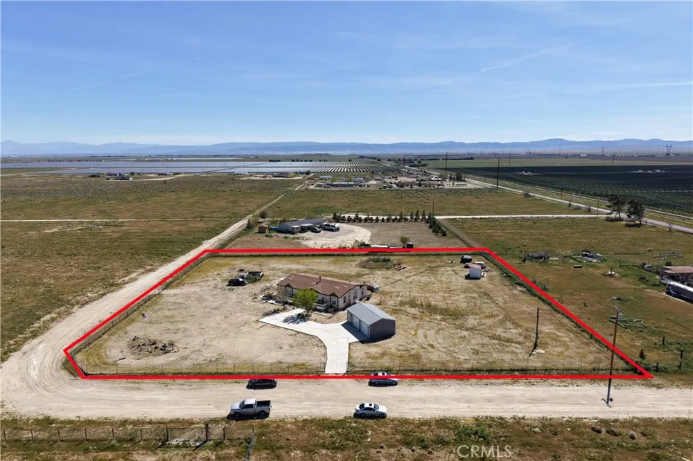 9890 Sue Ave Rosamond, CA 93560