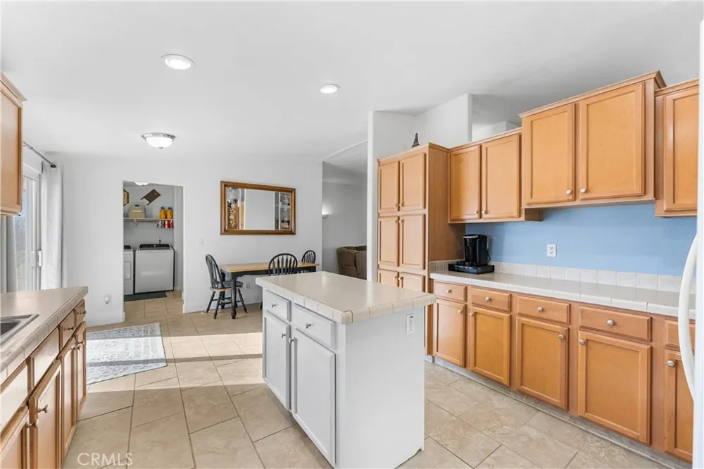 9890 Sue Ave Rosamond, CA 93560