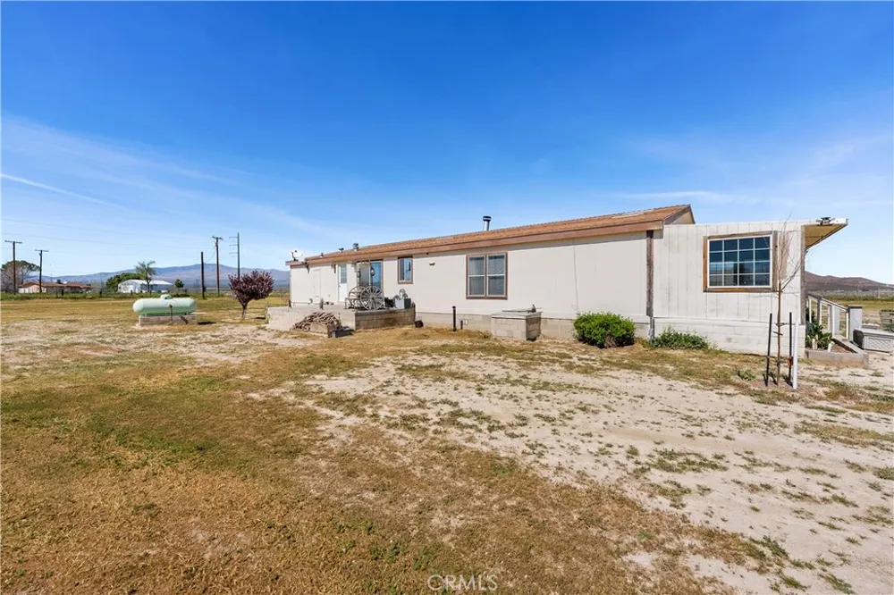 9890 Sue Ave Rosamond, CA 93560