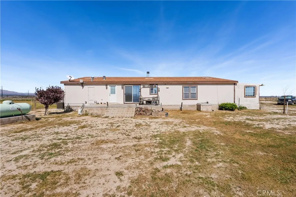 9890 Sue Ave Rosamond, CA 93560