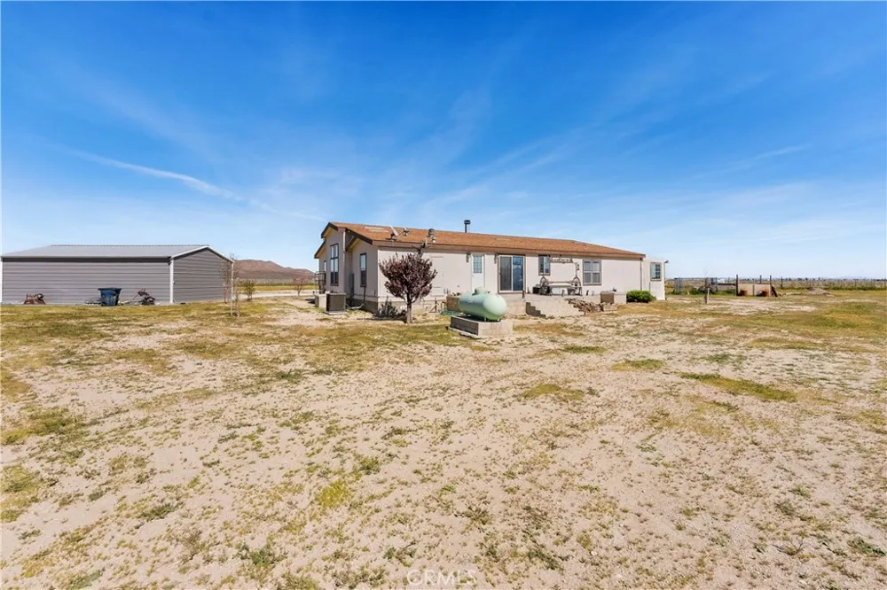 9890 Sue Ave Rosamond, CA 93560