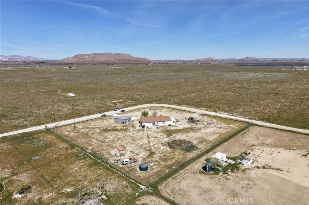 9890 Sue Ave Rosamond, CA 93560