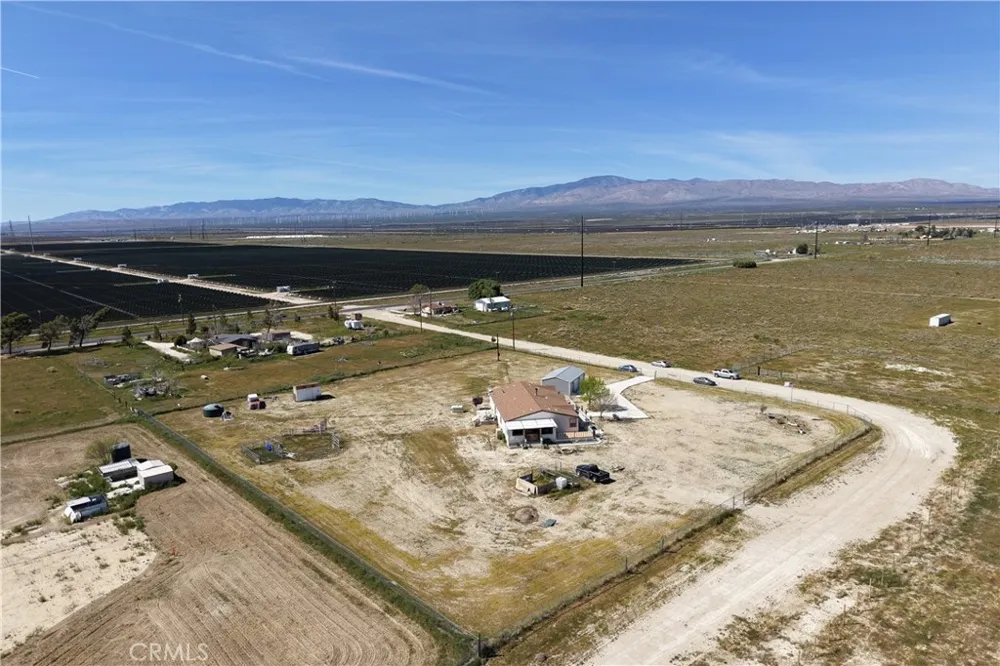 9890 Sue Ave Rosamond, CA 93560