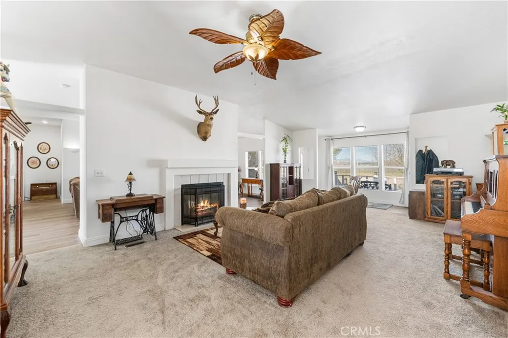 9890 Sue Ave Rosamond, CA 93560