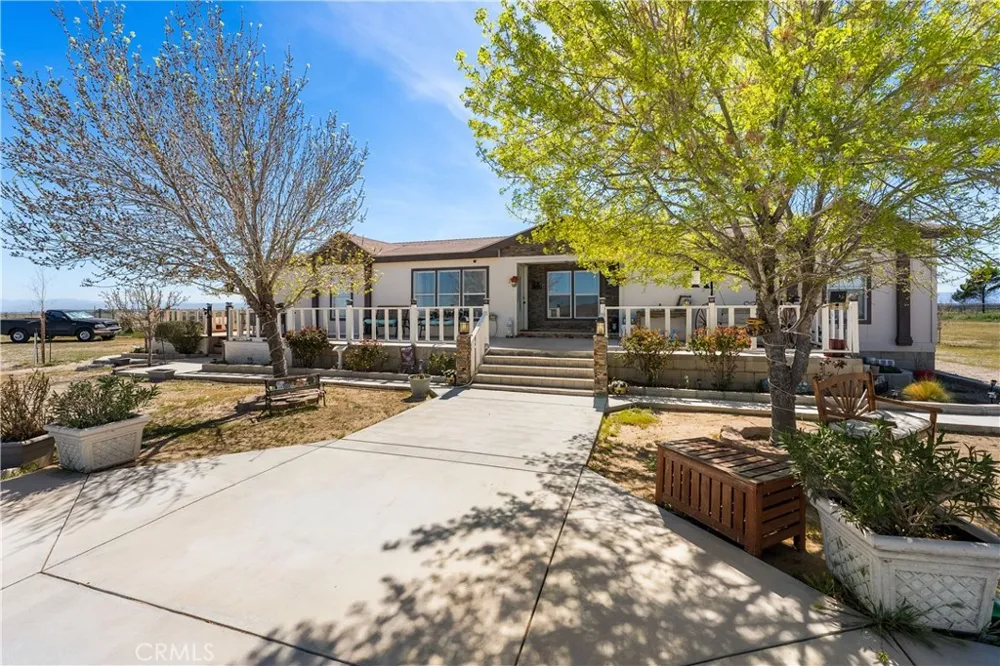 9890 Sue Ave Rosamond, CA 93560