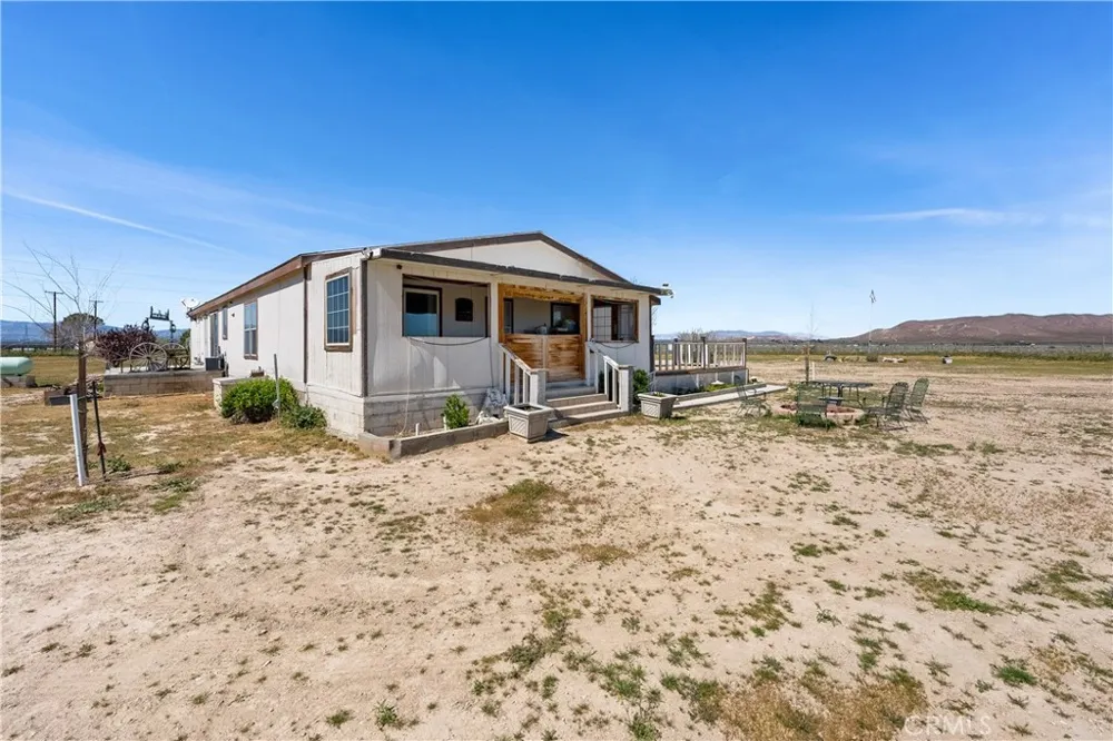 9890 Sue Ave Rosamond, CA 93560