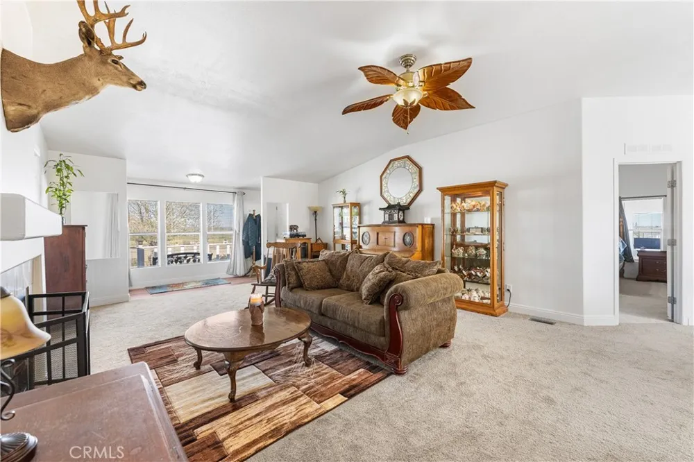 9890 Sue Ave Rosamond, CA 93560