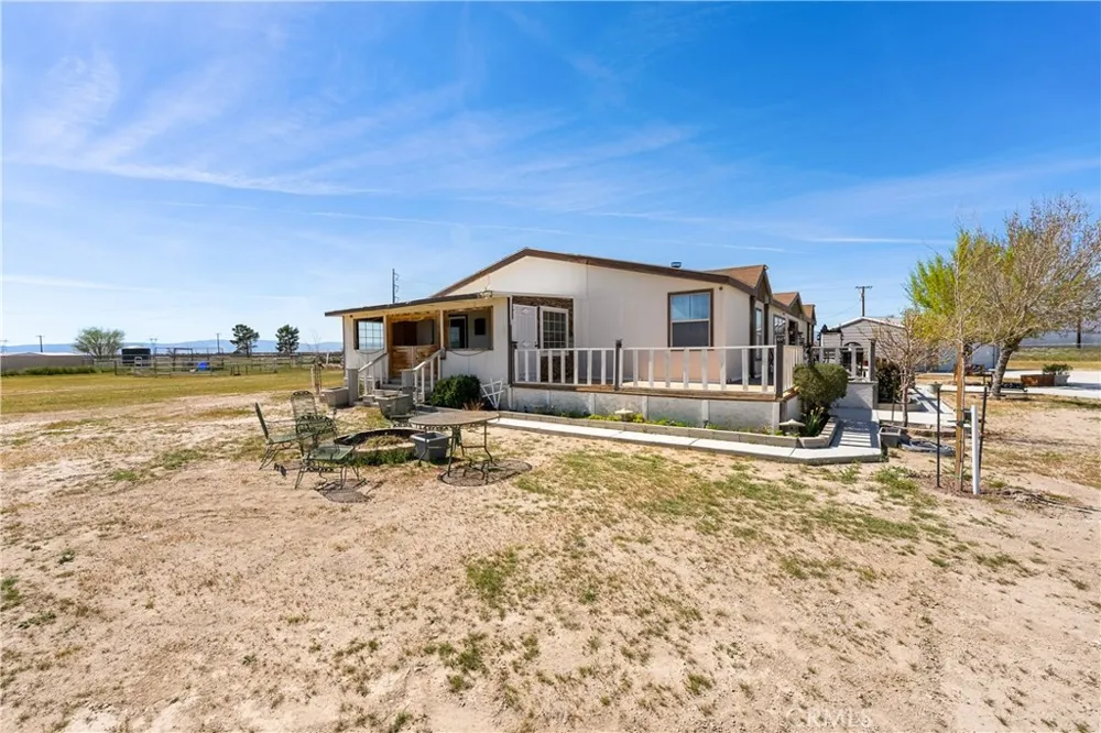 9890 Sue Ave Rosamond, CA 93560