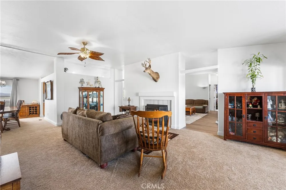 9890 Sue Ave Rosamond, CA 93560