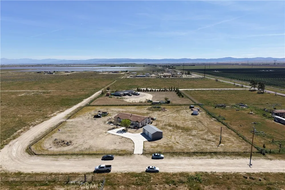 9890 Sue Ave Rosamond, CA 93560