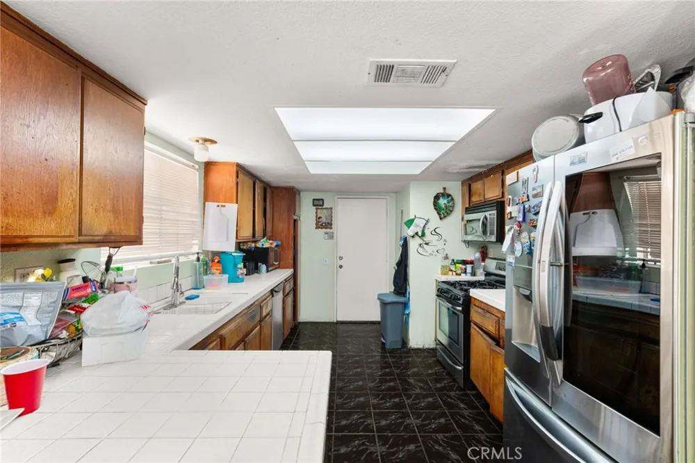 14134 Orizaba Paramount, CA 90723