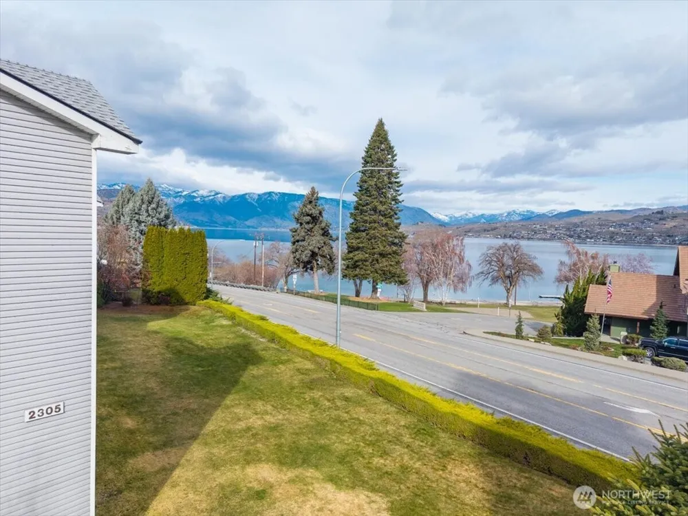 2305 W Woodin Ave #2E Chelan, WA 98816