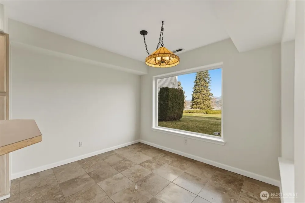 2305 W Woodin Ave #2E Chelan, WA 98816