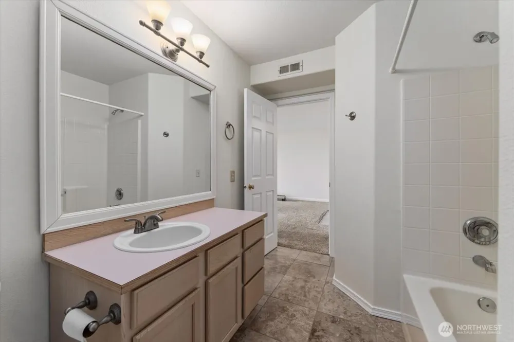 2305 W Woodin Ave #2E Chelan, WA 98816