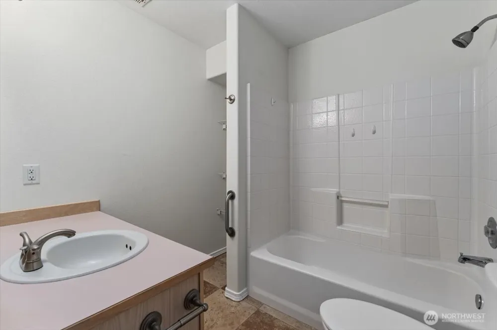 2305 W Woodin Ave #2E Chelan, WA 98816