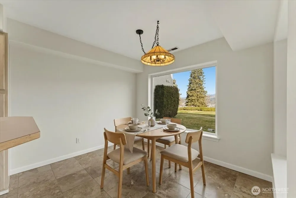 2305 W Woodin Ave #2E Chelan, WA 98816