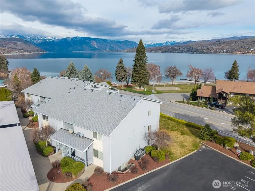 2305 W Woodin Ave #2E Chelan, WA 98816