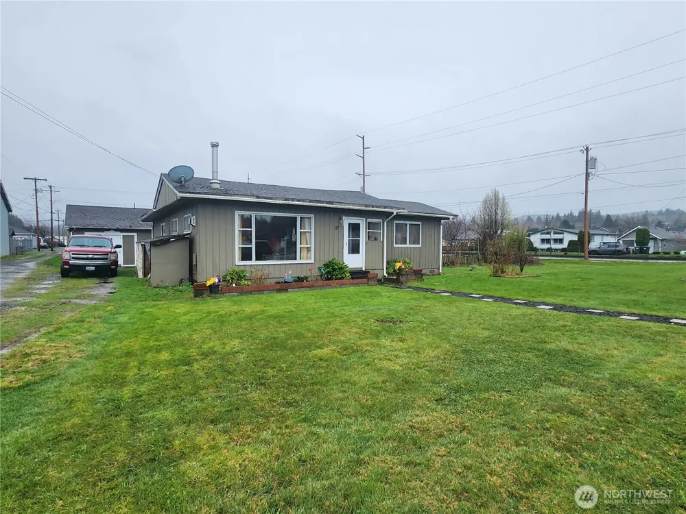 117 J STREET Cosmopolis, WA 98537