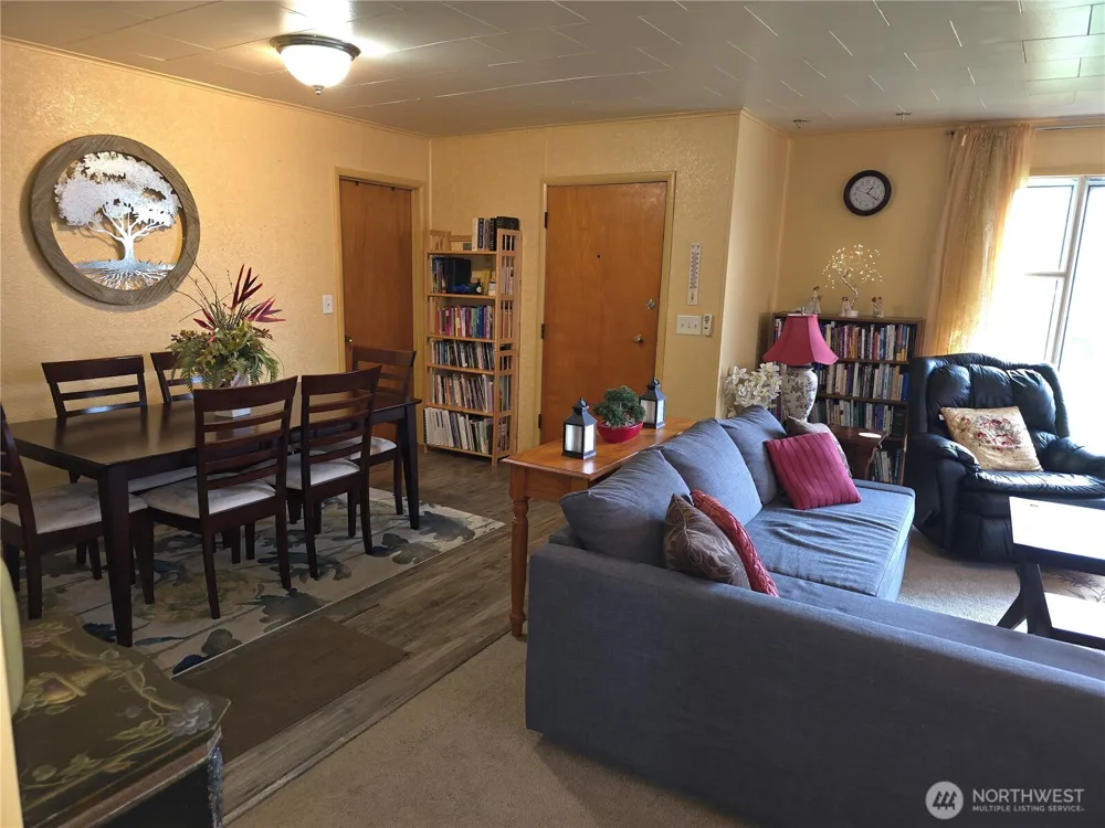 117 J STREET Cosmopolis, WA 98537