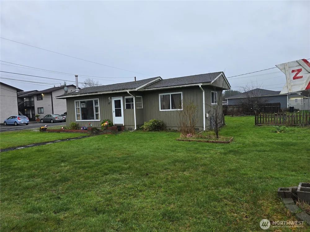 117 J STREET Cosmopolis, WA 98537