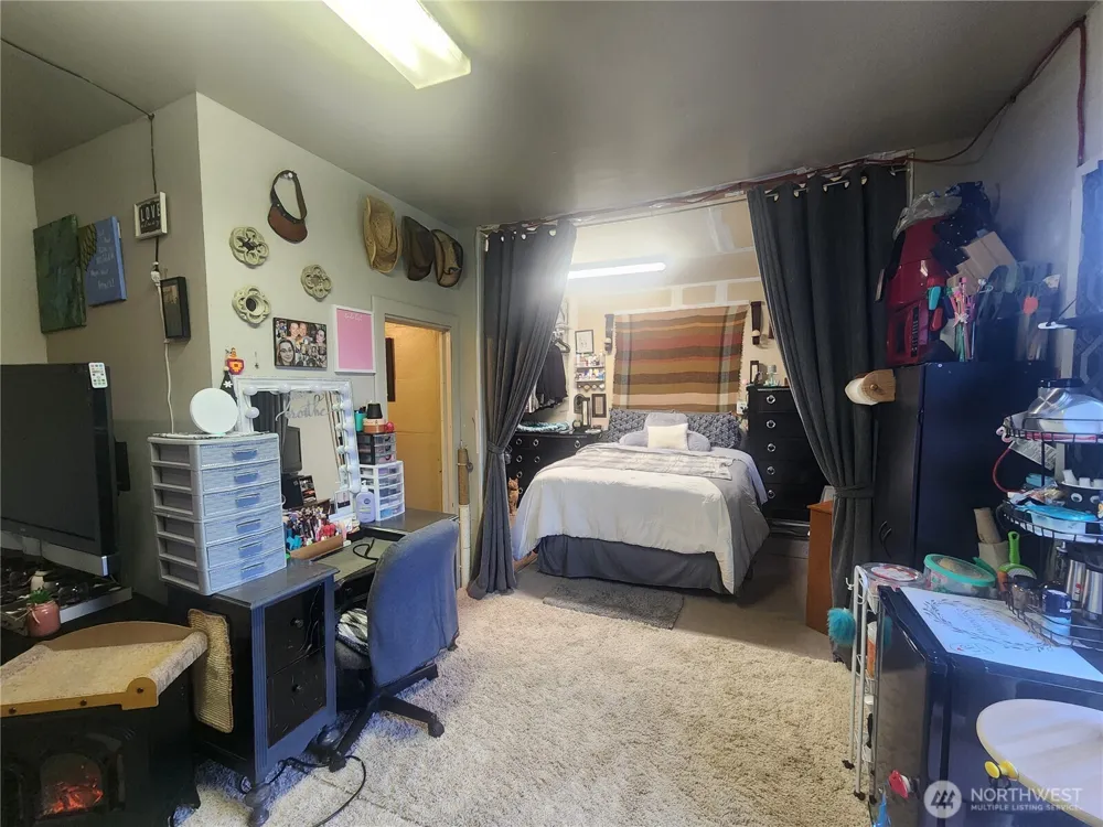 117 J STREET Cosmopolis, WA 98537