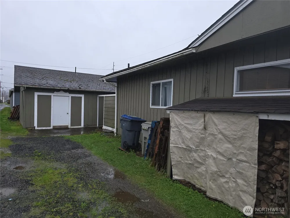 117 J STREET Cosmopolis, WA 98537