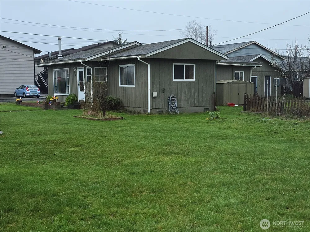 117 J STREET Cosmopolis, WA 98537