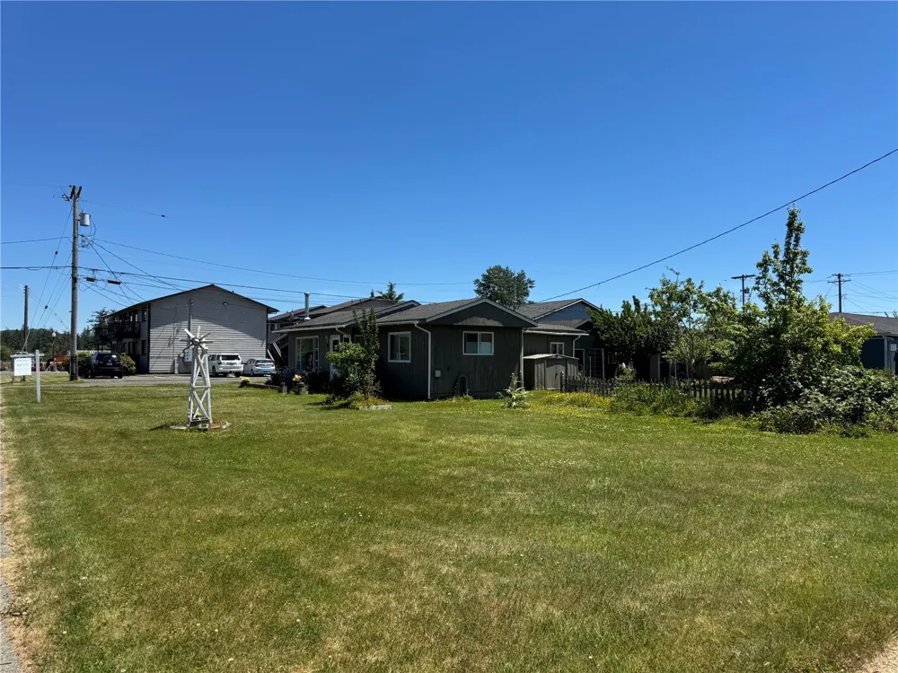 117 J STREET Cosmopolis, WA 98537